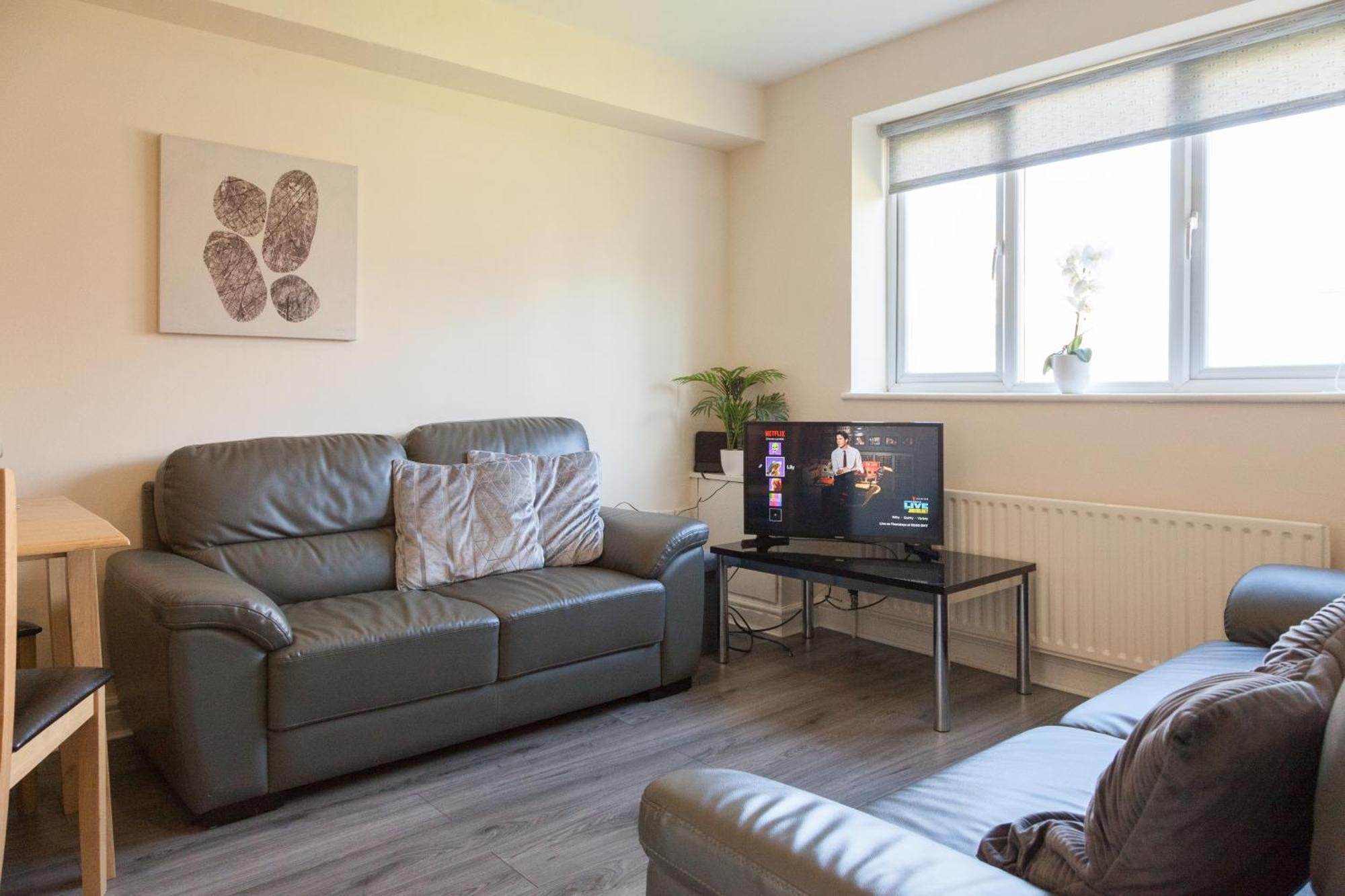 נואוסלי Pinfold Court Apartments מראה חיצוני תמונה