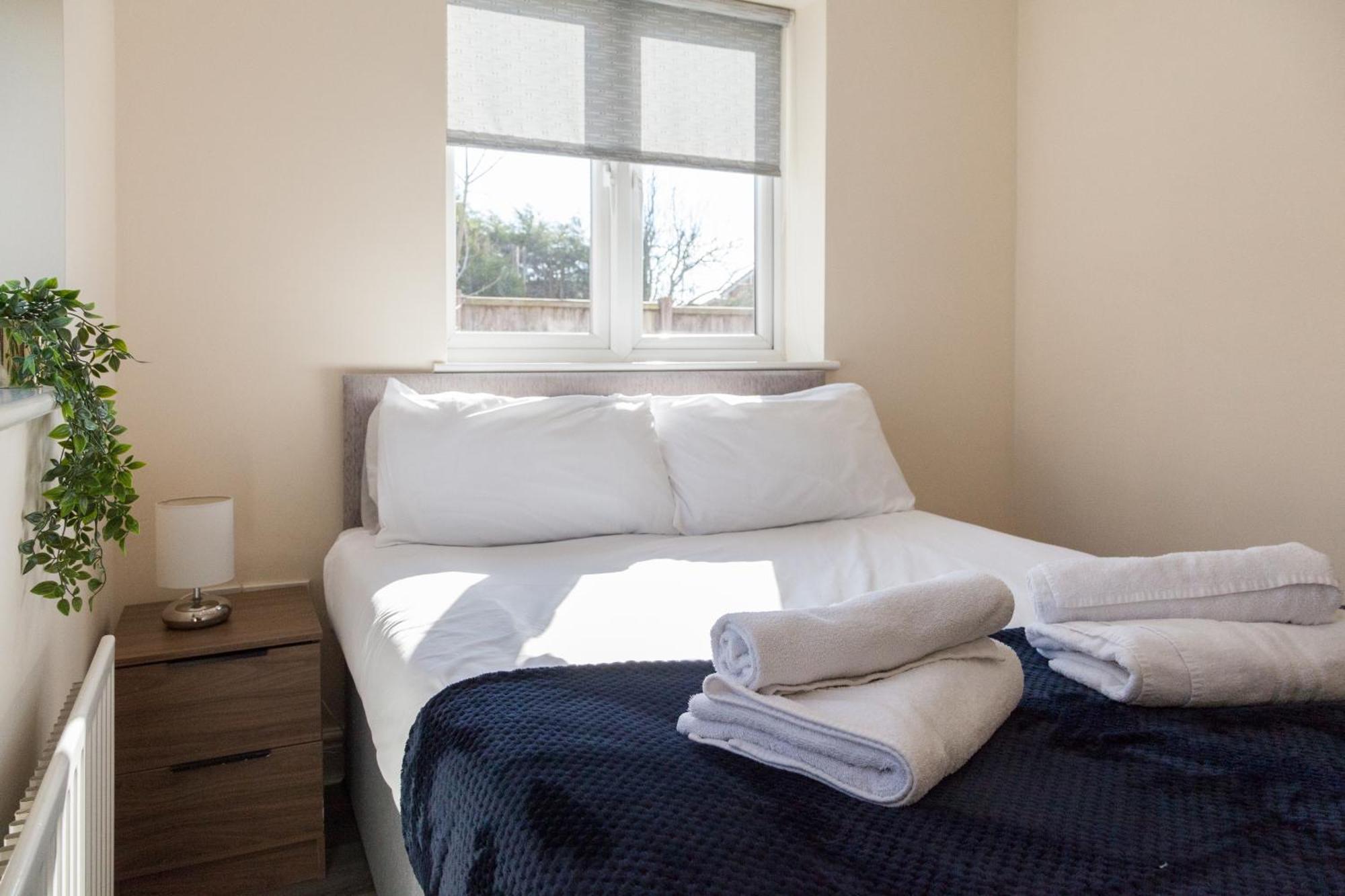 נואוסלי Pinfold Court Apartments מראה חיצוני תמונה