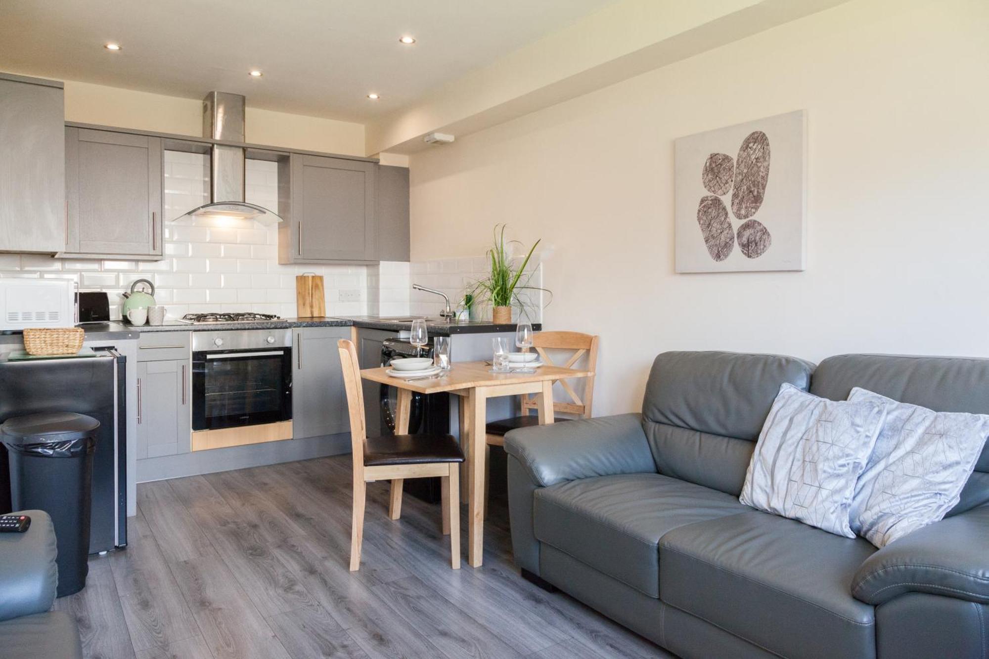 נואוסלי Pinfold Court Apartments מראה חיצוני תמונה