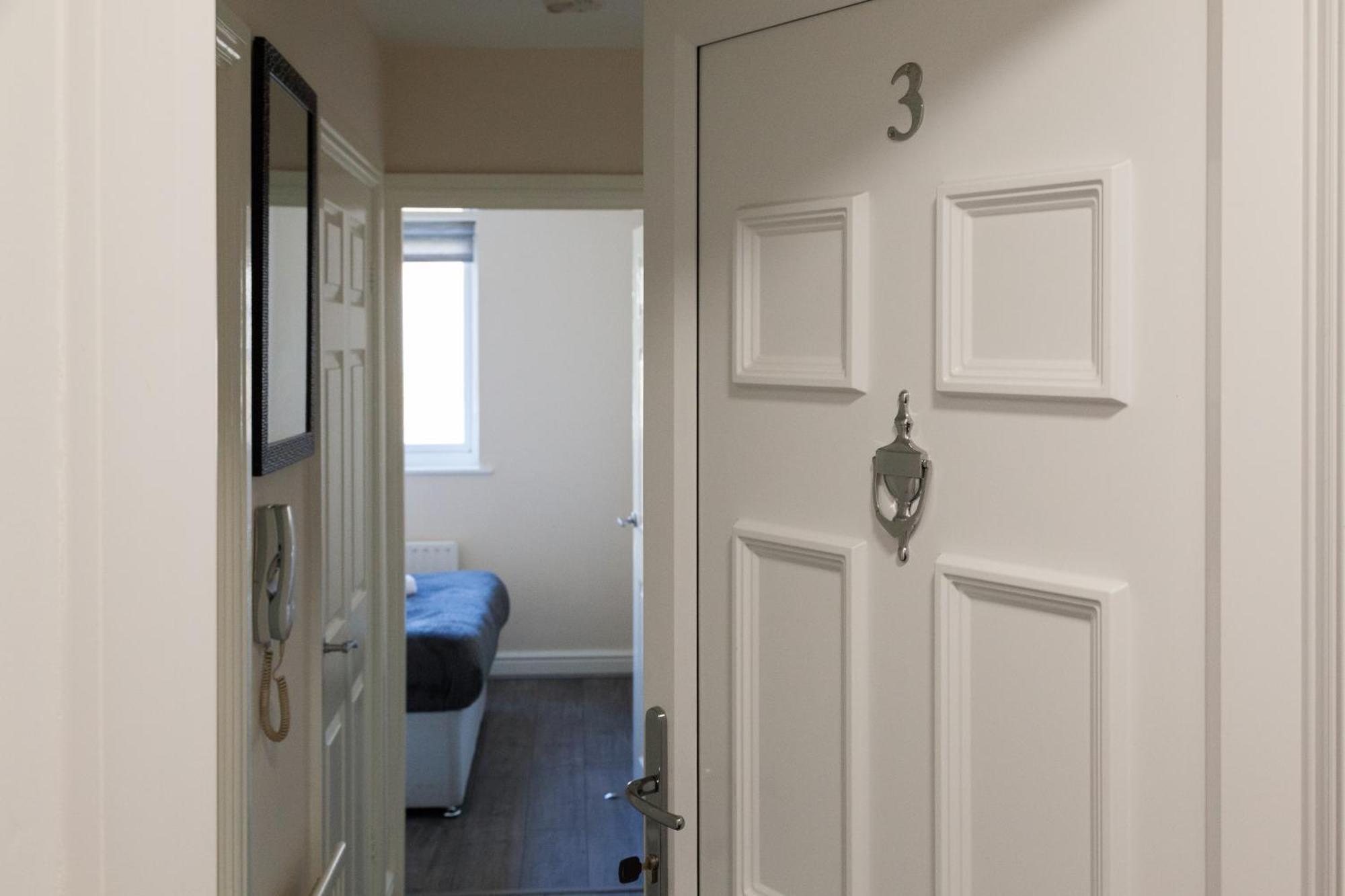 נואוסלי Pinfold Court Apartments מראה חיצוני תמונה